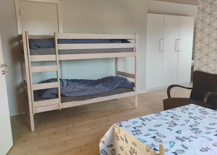 Rodkaelkevej's *